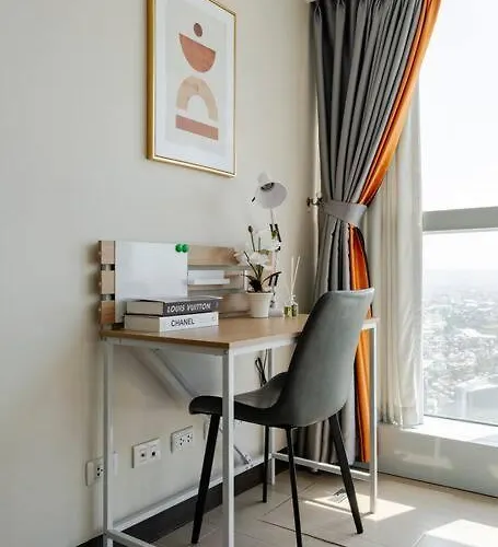 Apartment Bgc Skyline 2br With Parking In Uptown Bgc *