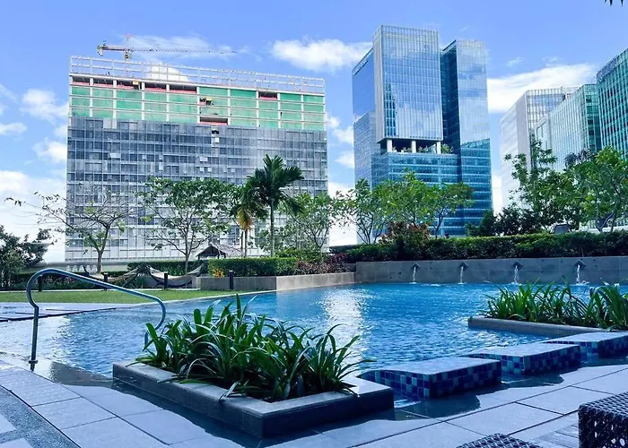 Bgc Skyline 2br With Parking In Uptown Bgc *