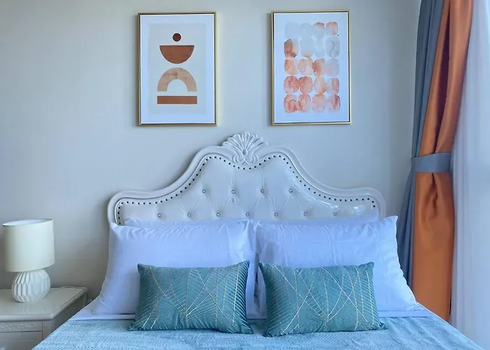 Bgc Skyline 2br With Parking In Uptown Bgc Apartment Manila