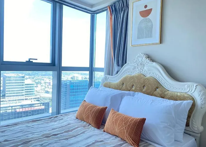 Bgc Skyline 2br With Parking In Uptown Bgc Manila