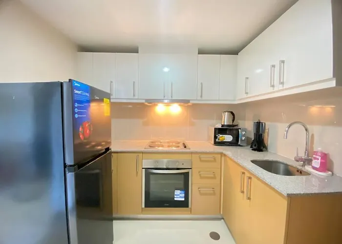 Bgc Skyline 2br With Parking In Uptown Bgc