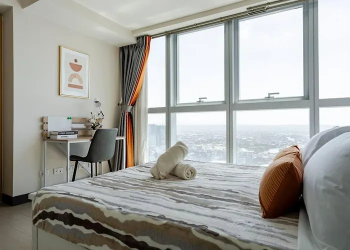 Apartment Bgc Skyline 2br With Parking In Uptown Bgc *