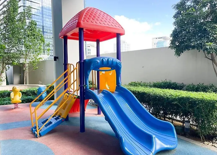 Bgc Skyline 2br With Parking In Uptown Bgc Apartment *