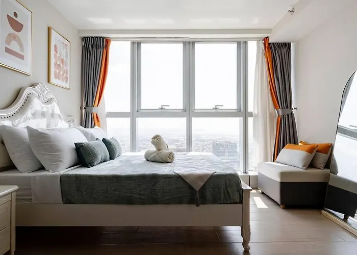 Bgc Skyline 2br With Parking In Uptown Bgc Apartment
