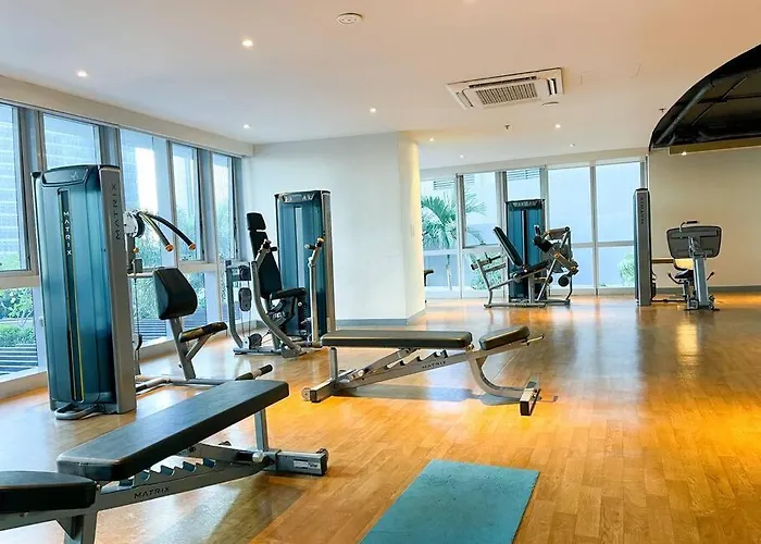 Bgc Skyline 2br With Parking In Uptown Bgc * Manila