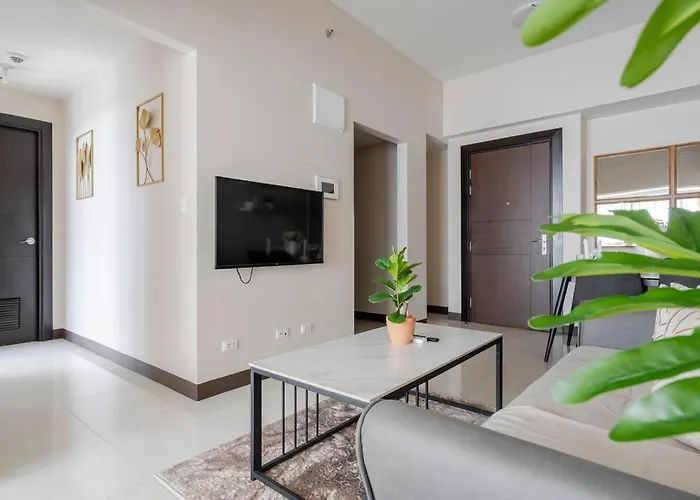 Bgc Skyline 2br With Parking In Uptown Bgc Apartment