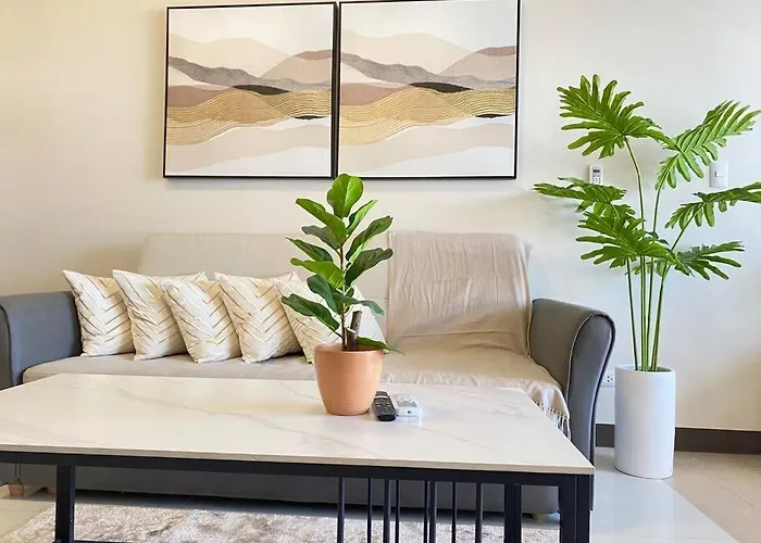Bgc Skyline 2br With Parking In Uptown Bgc Apartment Manila