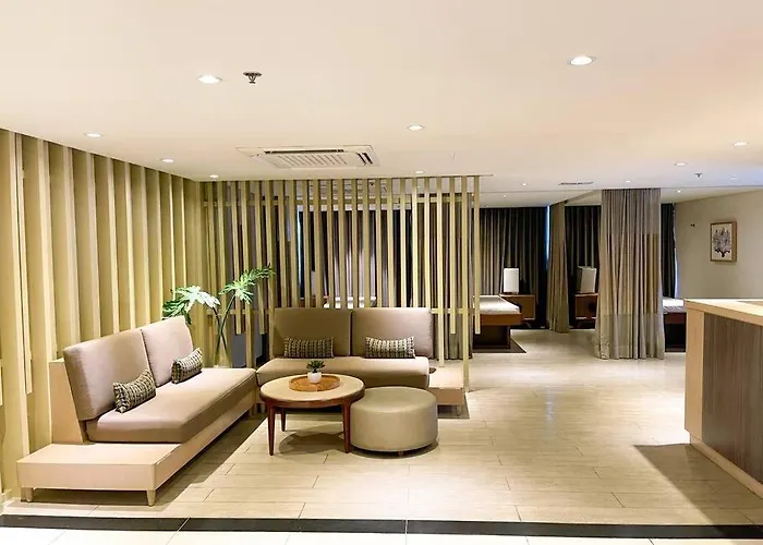 Bgc Skyline 2br With Parking In Uptown Bgc