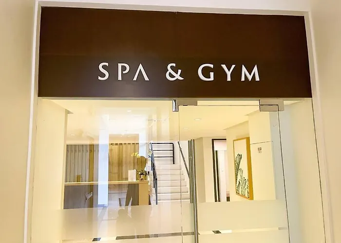 Apartment Bgc Skyline 2br With Parking In Uptown Bgc *